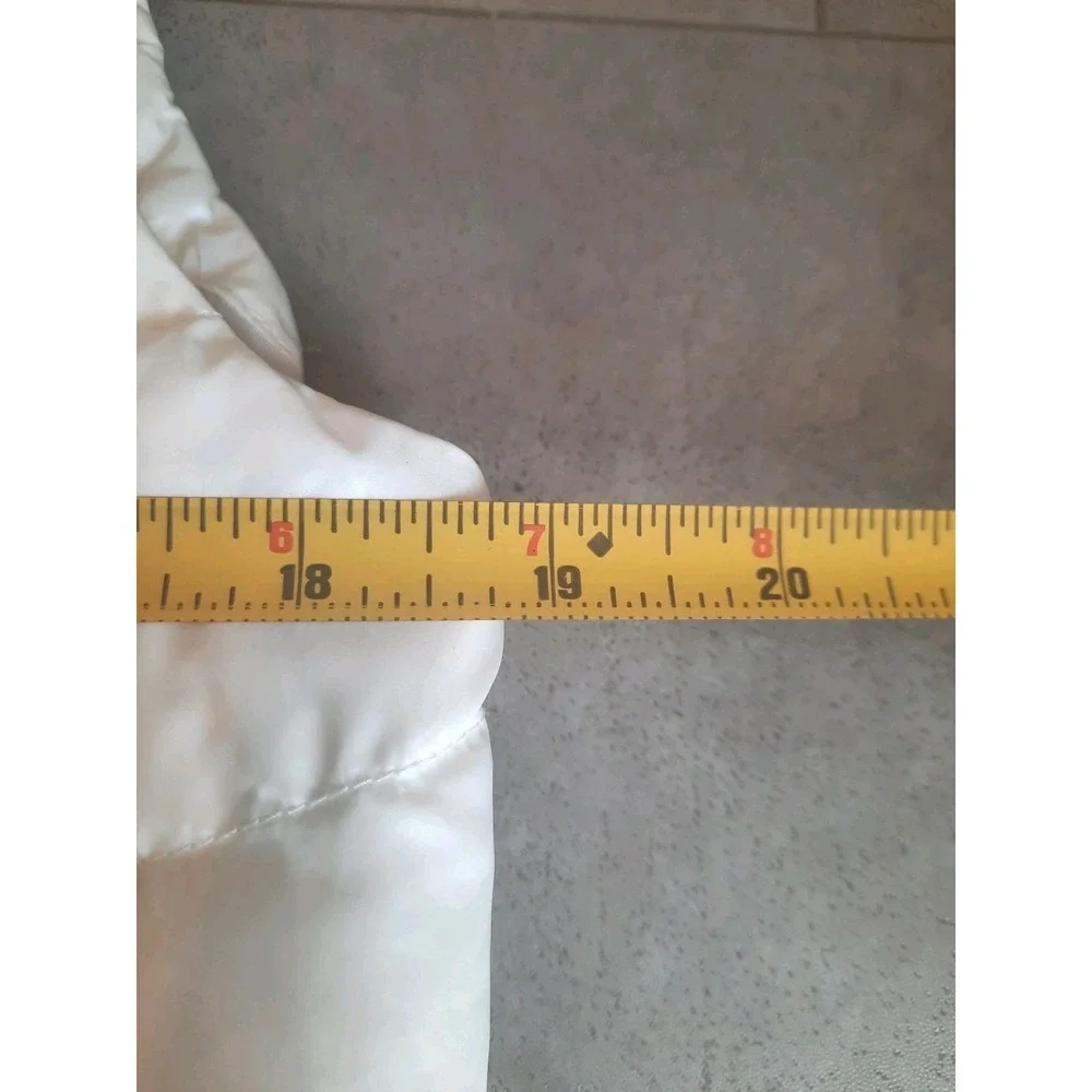 Talbots Quilted  Puffer Vest Ivory Size Medium Zip Fall Winter Puffer Down Blend - Picture 8 of 9